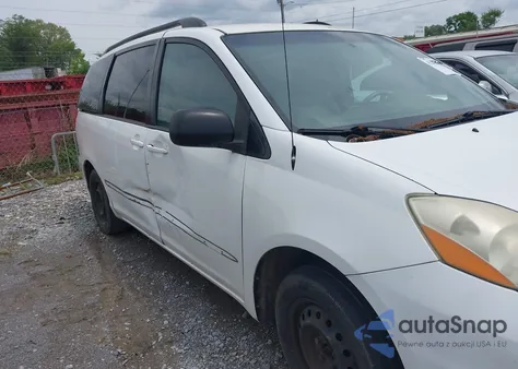 2010 Toyota Sienna Le z USA, uszkodzony, nr VIN 5TDKK4CC2AS302808